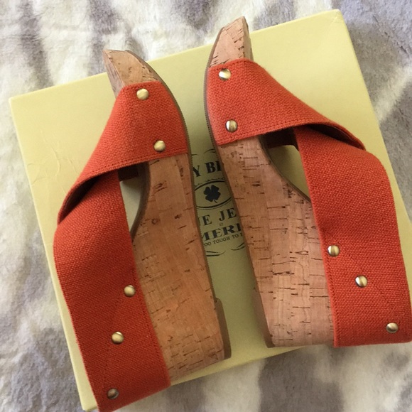Lucky Brand Shoes - EUC Lucky Brand Miller 2 wedge